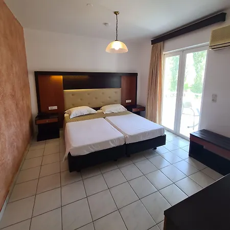 Corali Hotel 4*