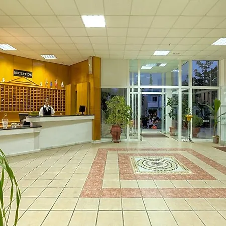 卡瑞丽酒店 Tigaki